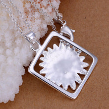 Lovely silver-plated pendant necklace Quartet daisy collier charm ELY