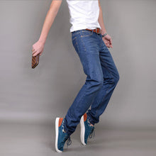 Mens Designer Jeans Luxury Classic Slim Fit Casual Jeans Pant Men Straight Denim Biker Jeans Men Pants ELY